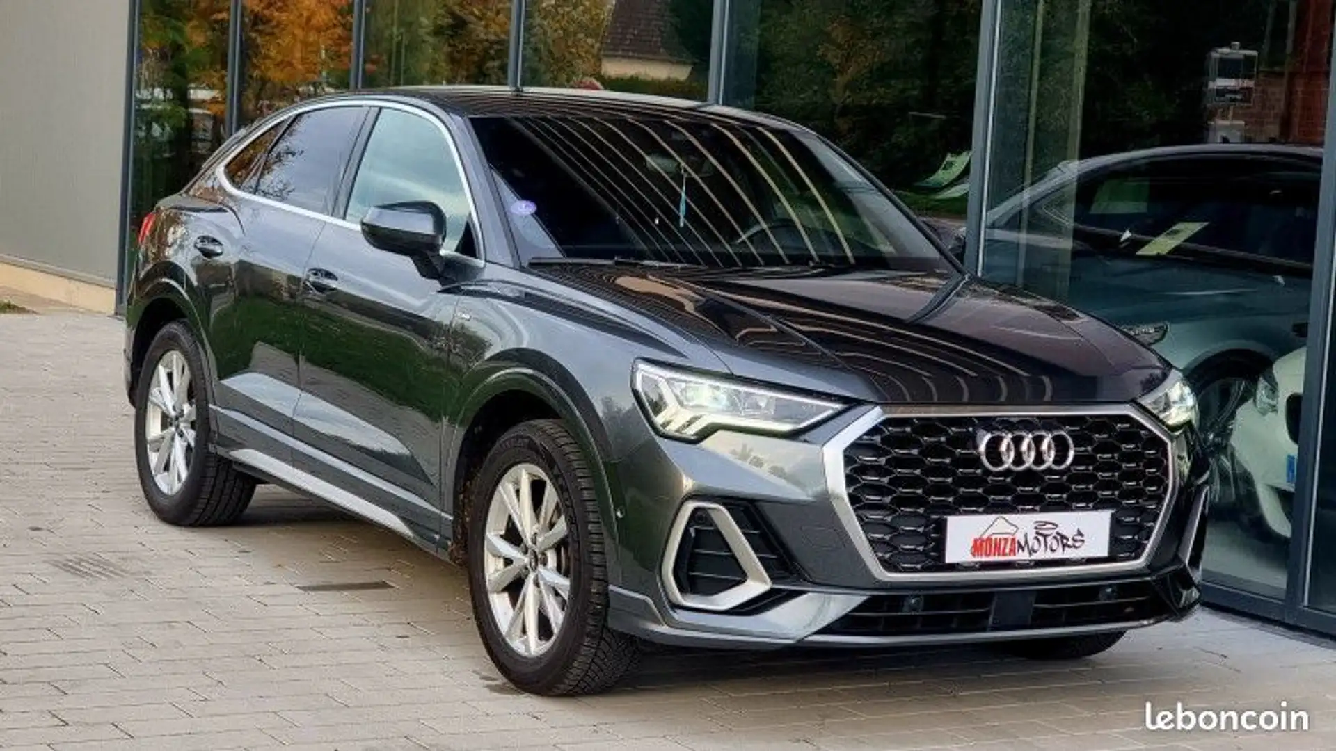 Audi Q3 35 TFSI 150CH S LINE TRONIC 7 Grijs - 1