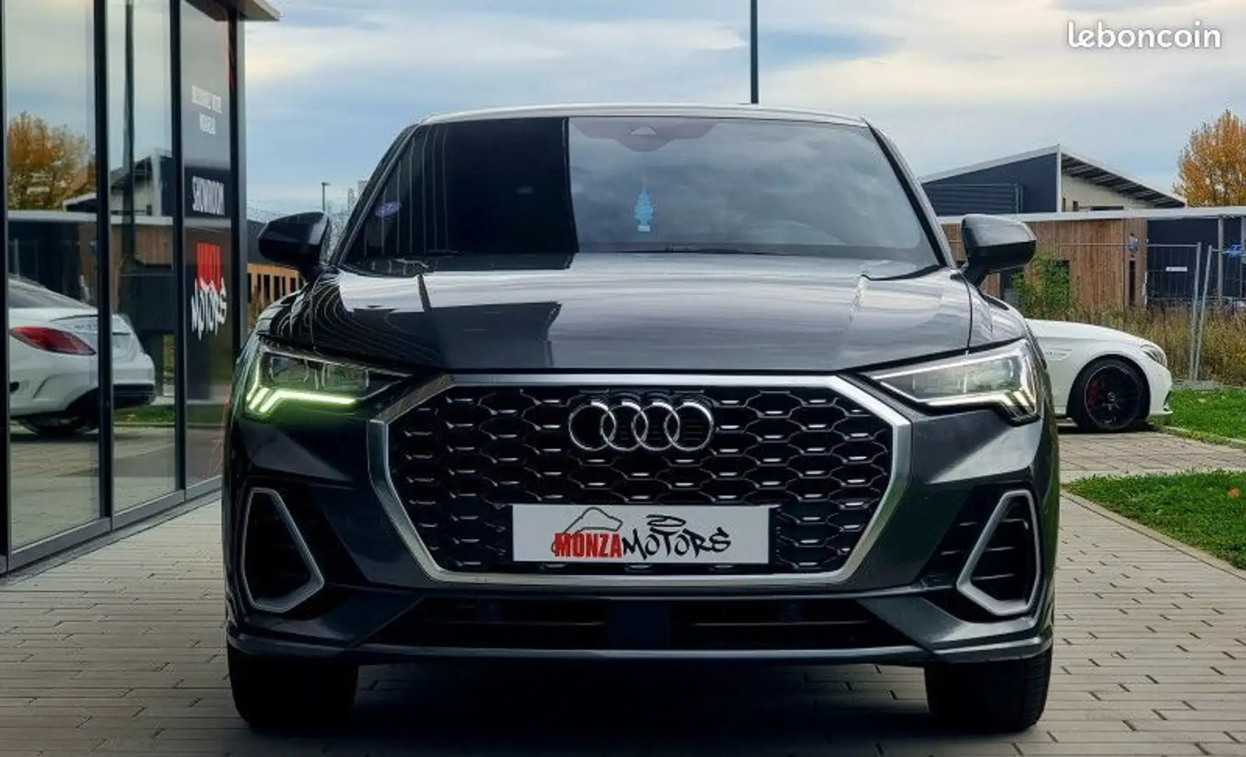 Audi Q3 35 TFSI 150CH S LINE TRONIC 7 Grijs - 2