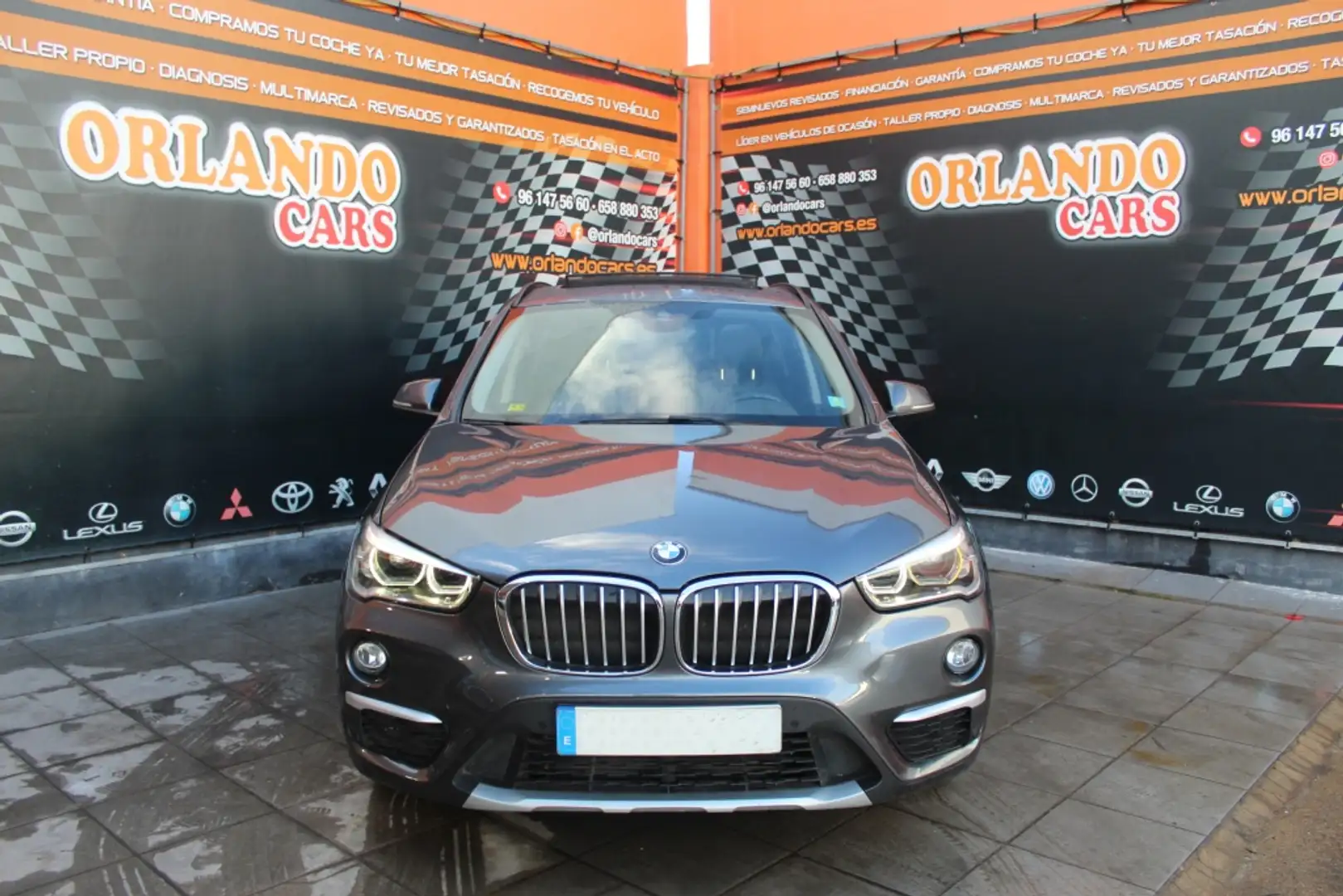 BMW X1 sDrive 18d Gris - 2
