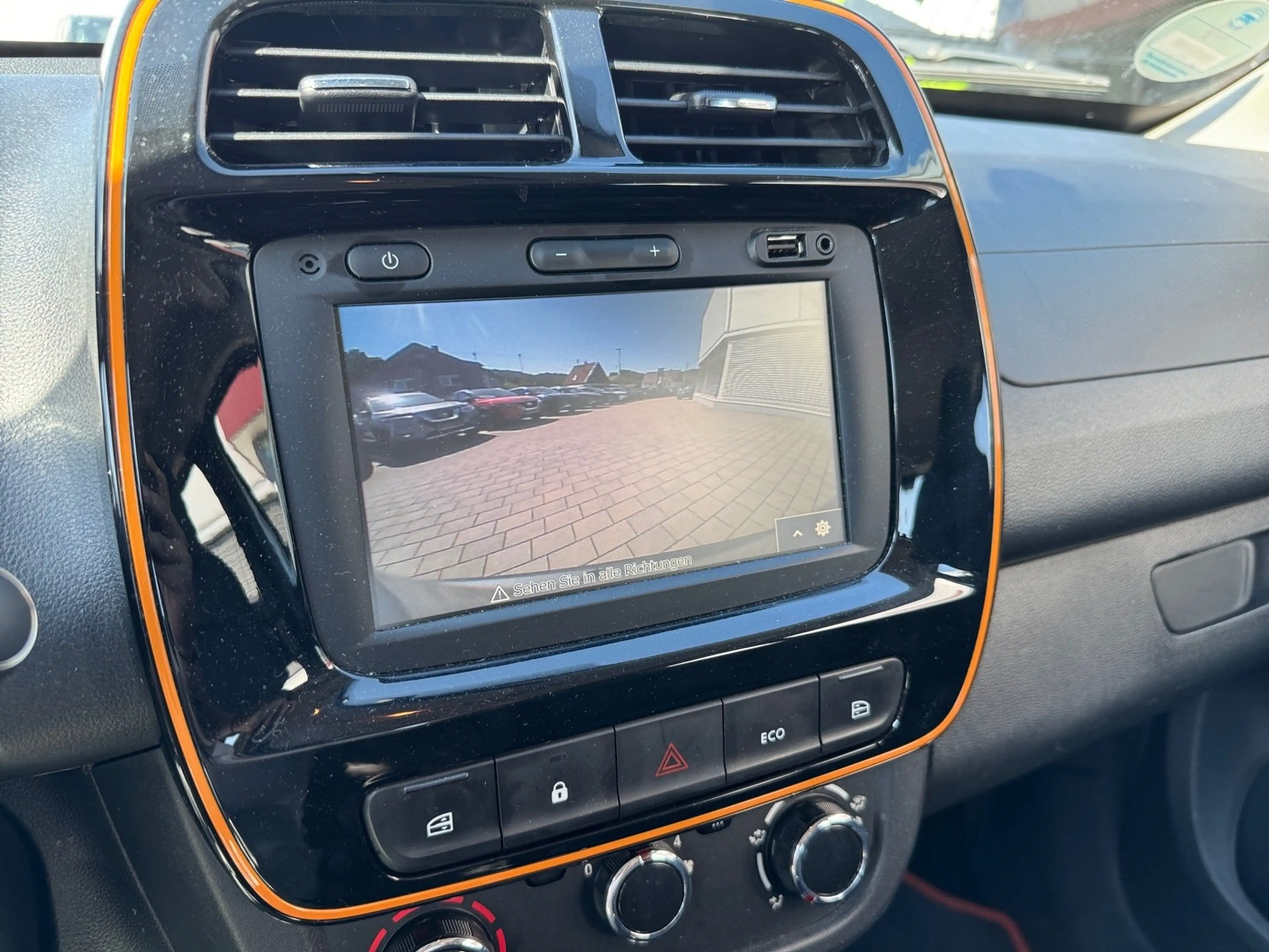 Dacia Spring Electric 45 Comfort Plus Navi+Kam.+PDC — photo 15