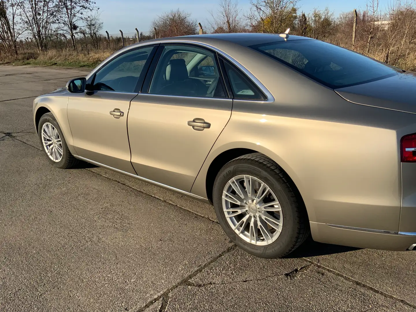 Audi A8 A8 4.0 TFSI cylinder on demand quattro tiptronic Beige - 2