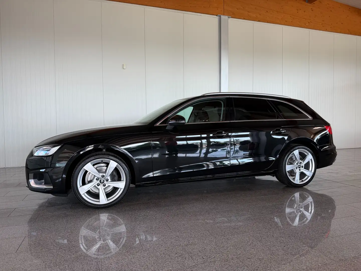 Audi A4 35 TFSI advanced "Garantie bis 10.2027" Schwarz - 1