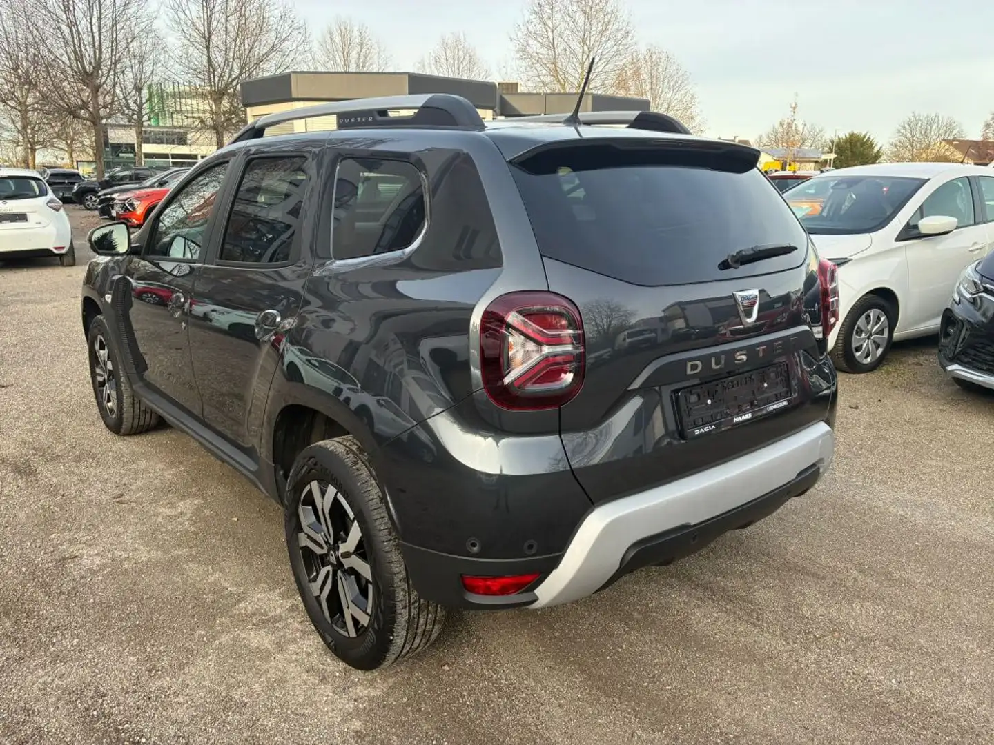 Dacia Duster TCe 130 2WD Prestige Grau - 2