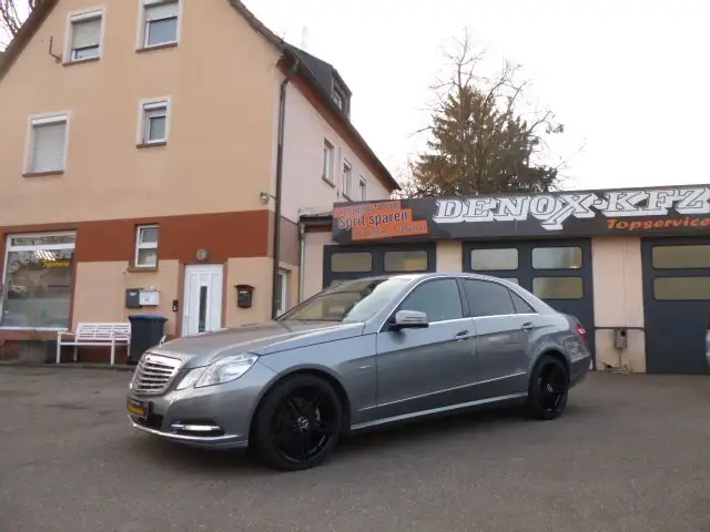 Mercedes-Benz E 200 E 200 CGI BlueEfficiency (212.048) Aut