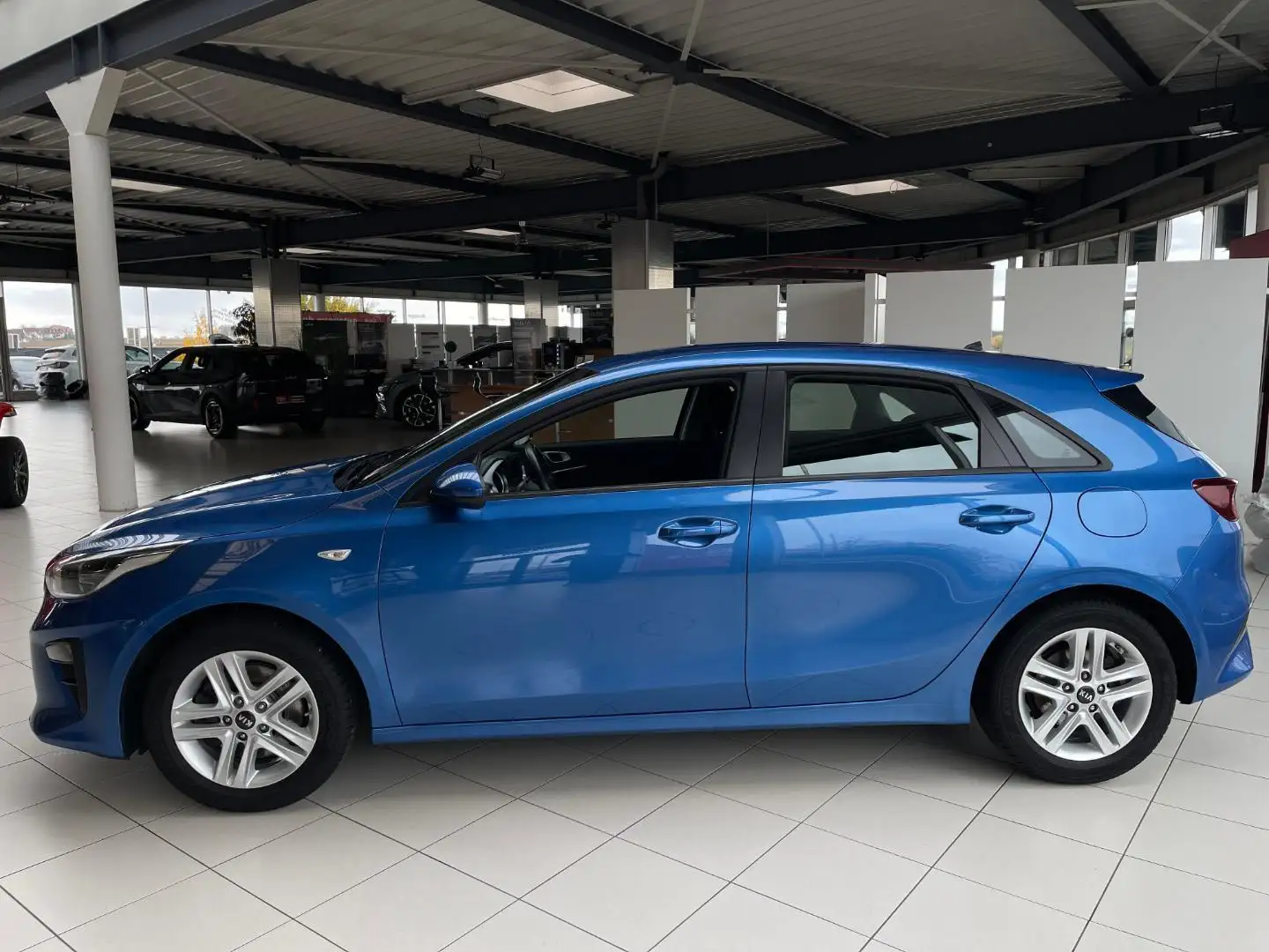 Kia Ceed / cee'd 1.4 Attract+Klima+Alu+Tempomat+Bluetooth Blau - 2