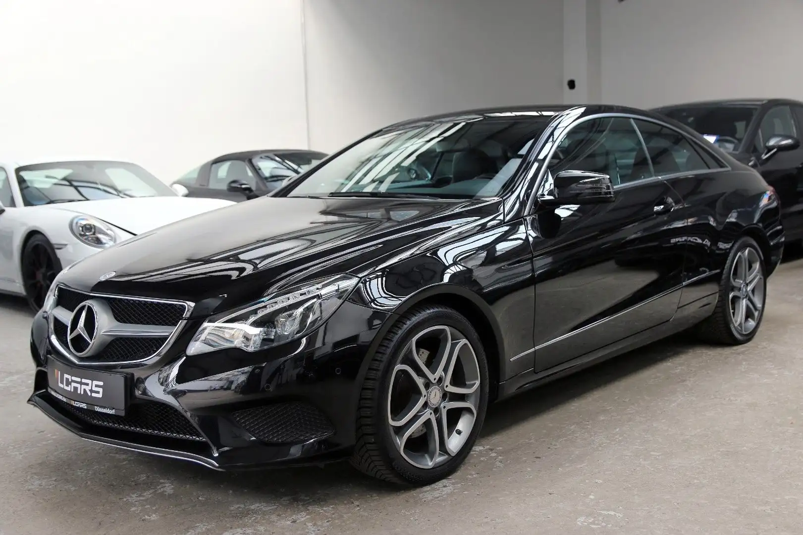 Mercedes-Benz E 200 E200 Coupe Sport-Paket Leder Sitzbelüftung Navi Schwarz - 2