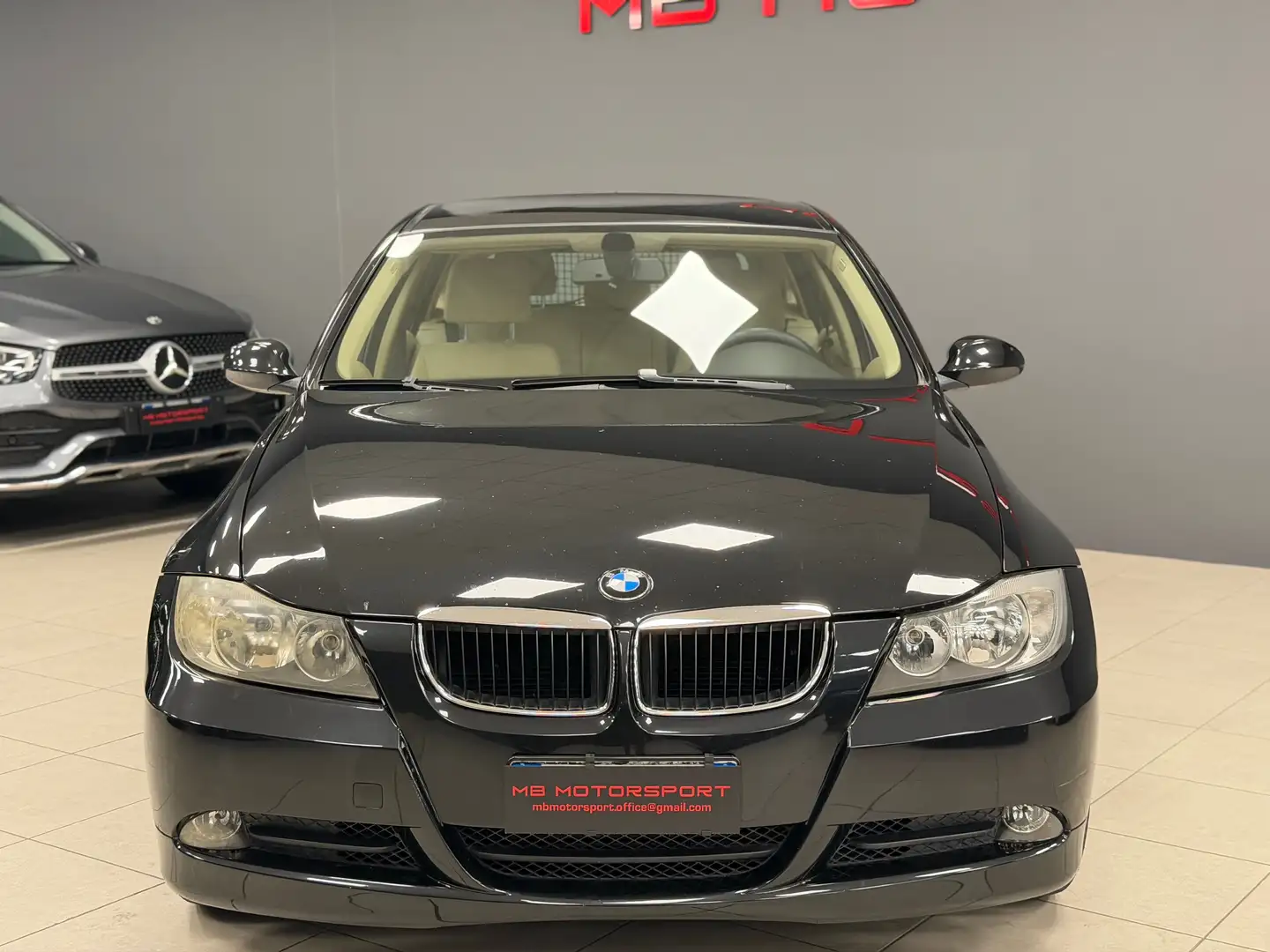 BMW 320 320d Touring Attiva Nero - 2