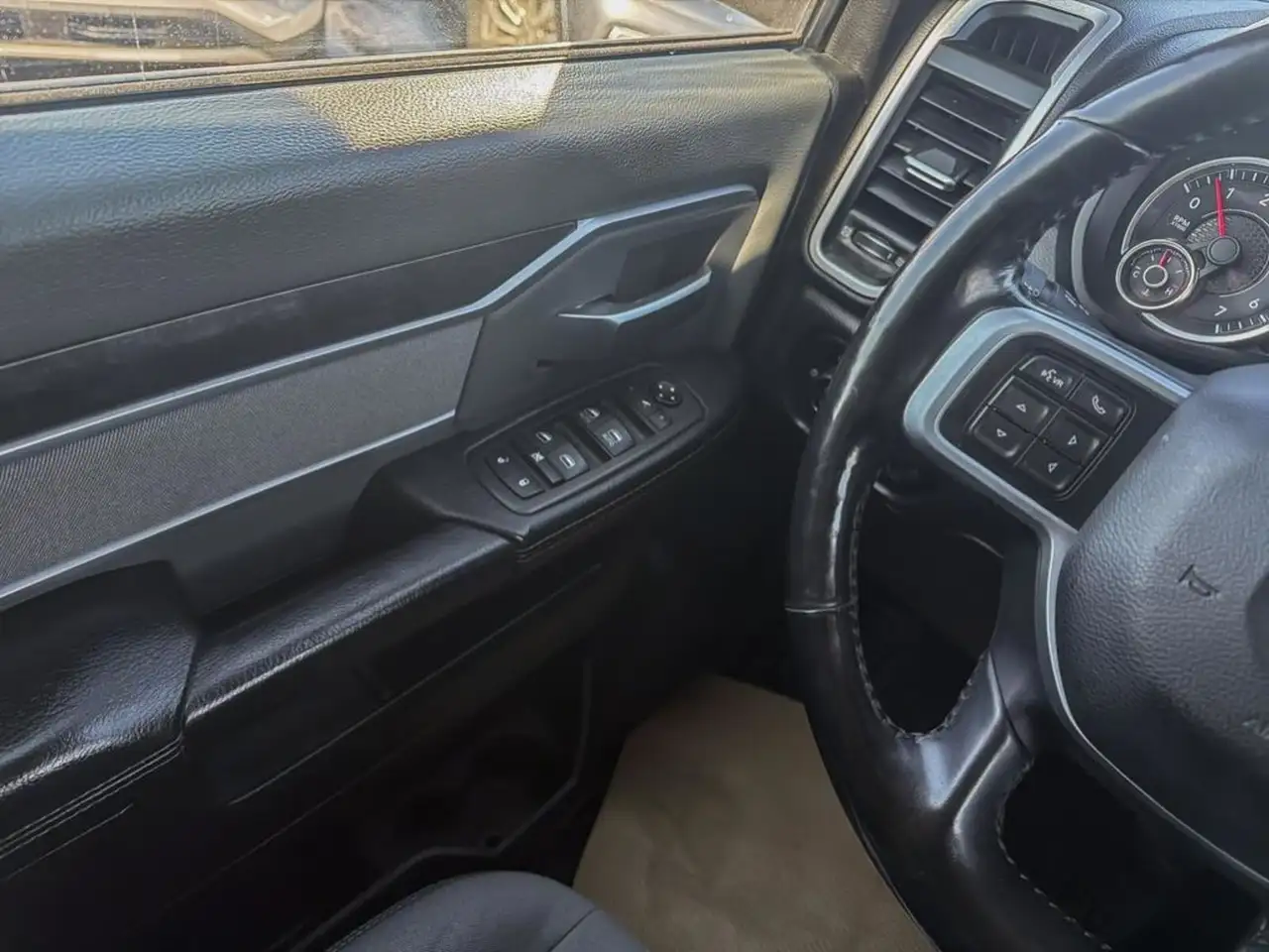 RAM 3500 снимка RAM 3500