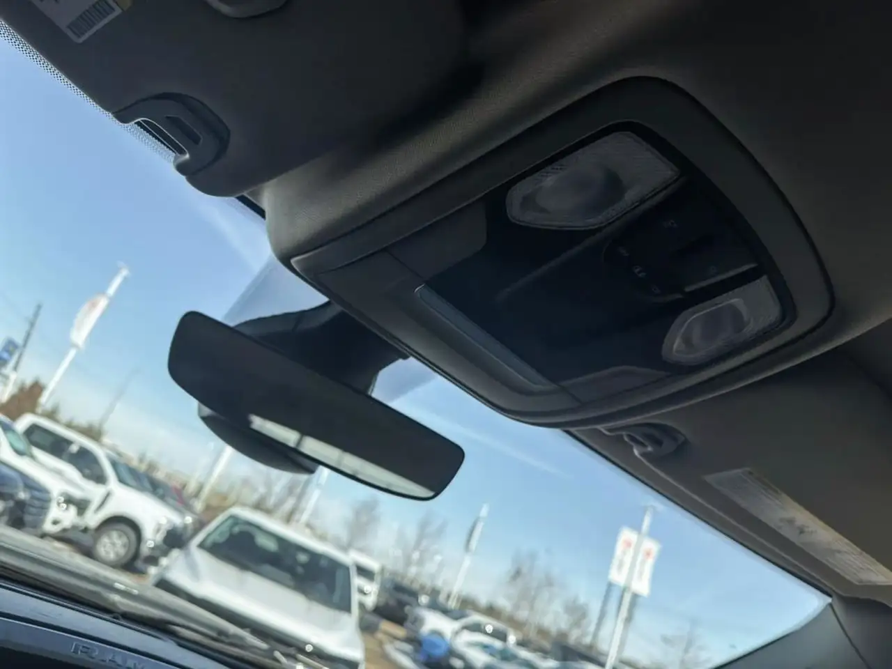 RAM 3500 снимка RAM 3500