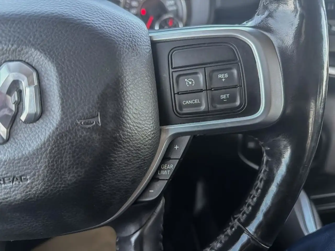 RAM 3500 снимка RAM 3500