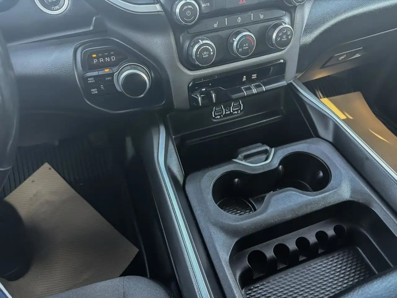 RAM 3500 снимка RAM 3500