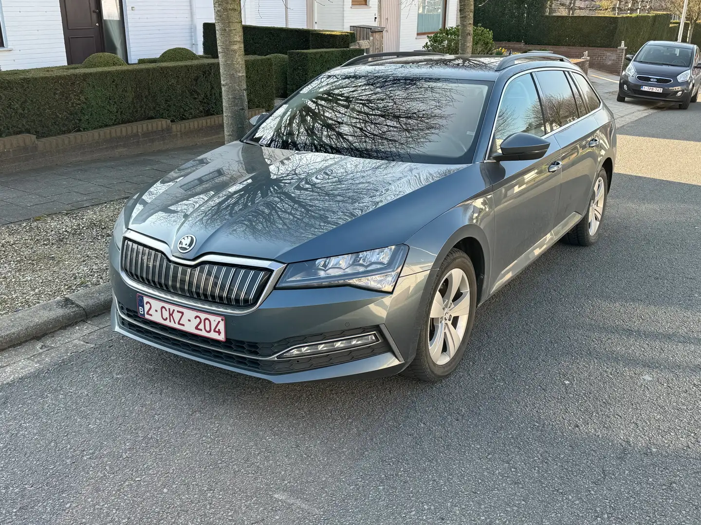 Skoda Superb Superb 1.4 TSI iV DSG L Grijs - 2