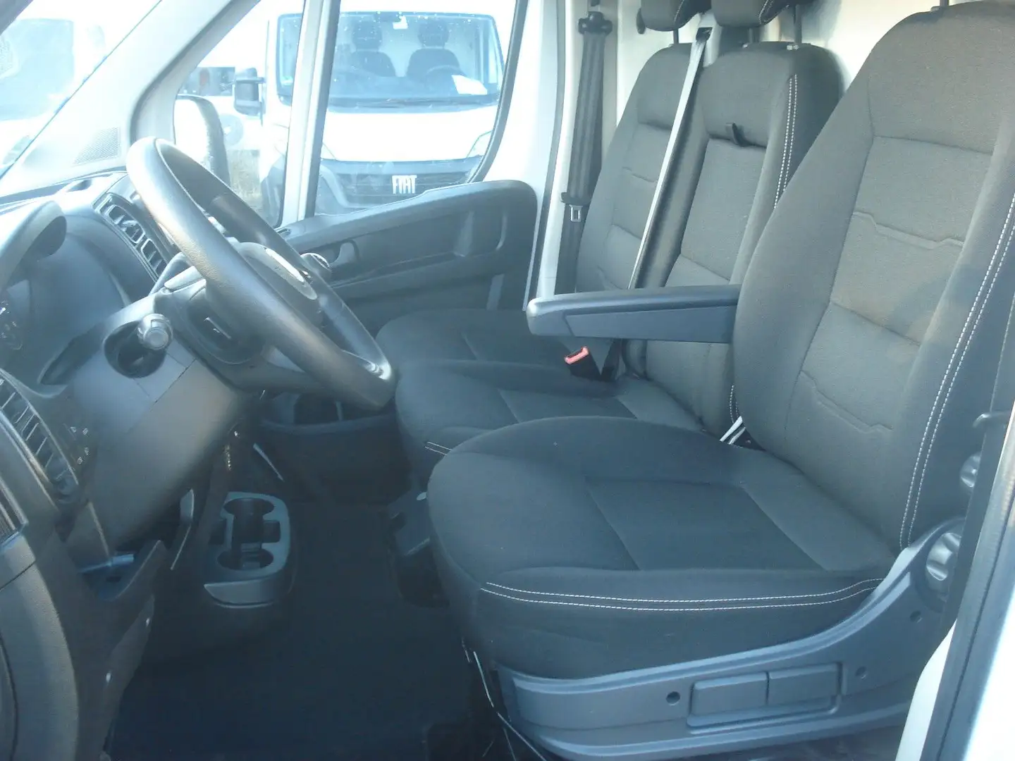 Fiat Ducato Hochr.-Kasten 33 120 L2H2 39670Km Klima Weiß - 2