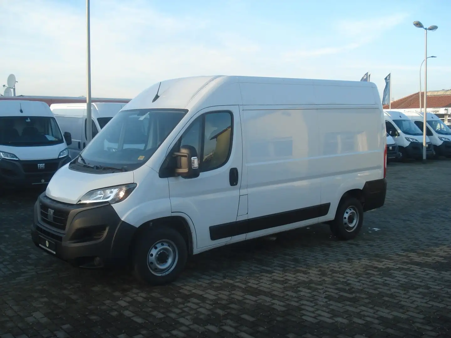 Fiat Ducato Hochr.-Kasten 33 120 L2H2 39670Km Klima Weiß - 1