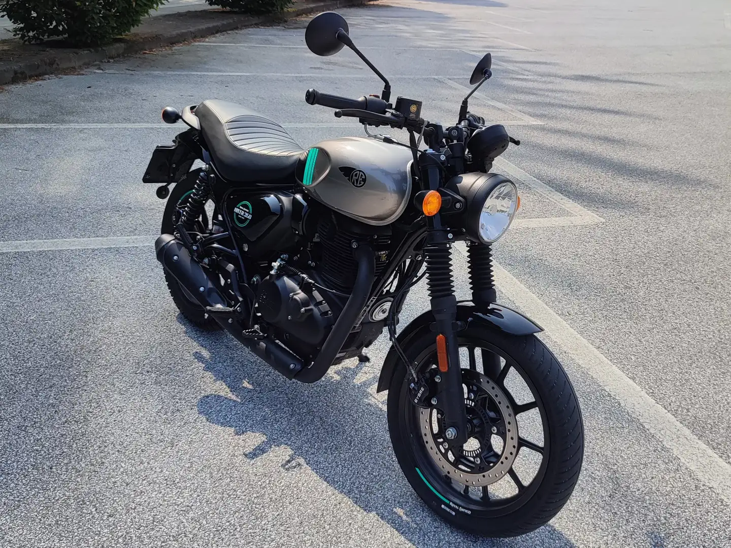 Royal Enfield Meteor 350 HNTR 350 Argento - 1