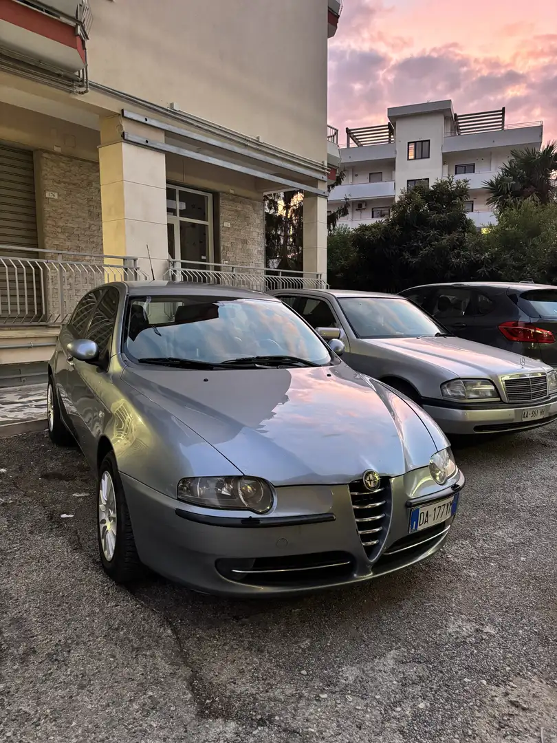 Alfa Romeo 147 1.9 JTD Progression plava - 1