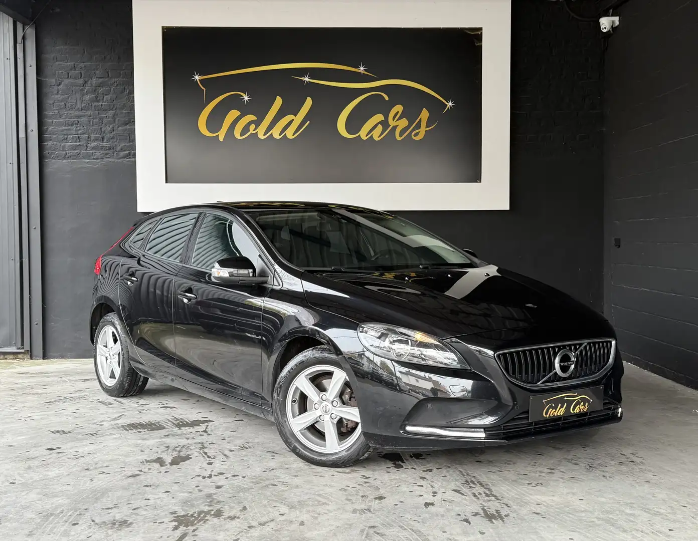 Volvo V40 V40 2.0 D2 Eco Momentum 1erPROPRIO*NAVI* Zwart - 2