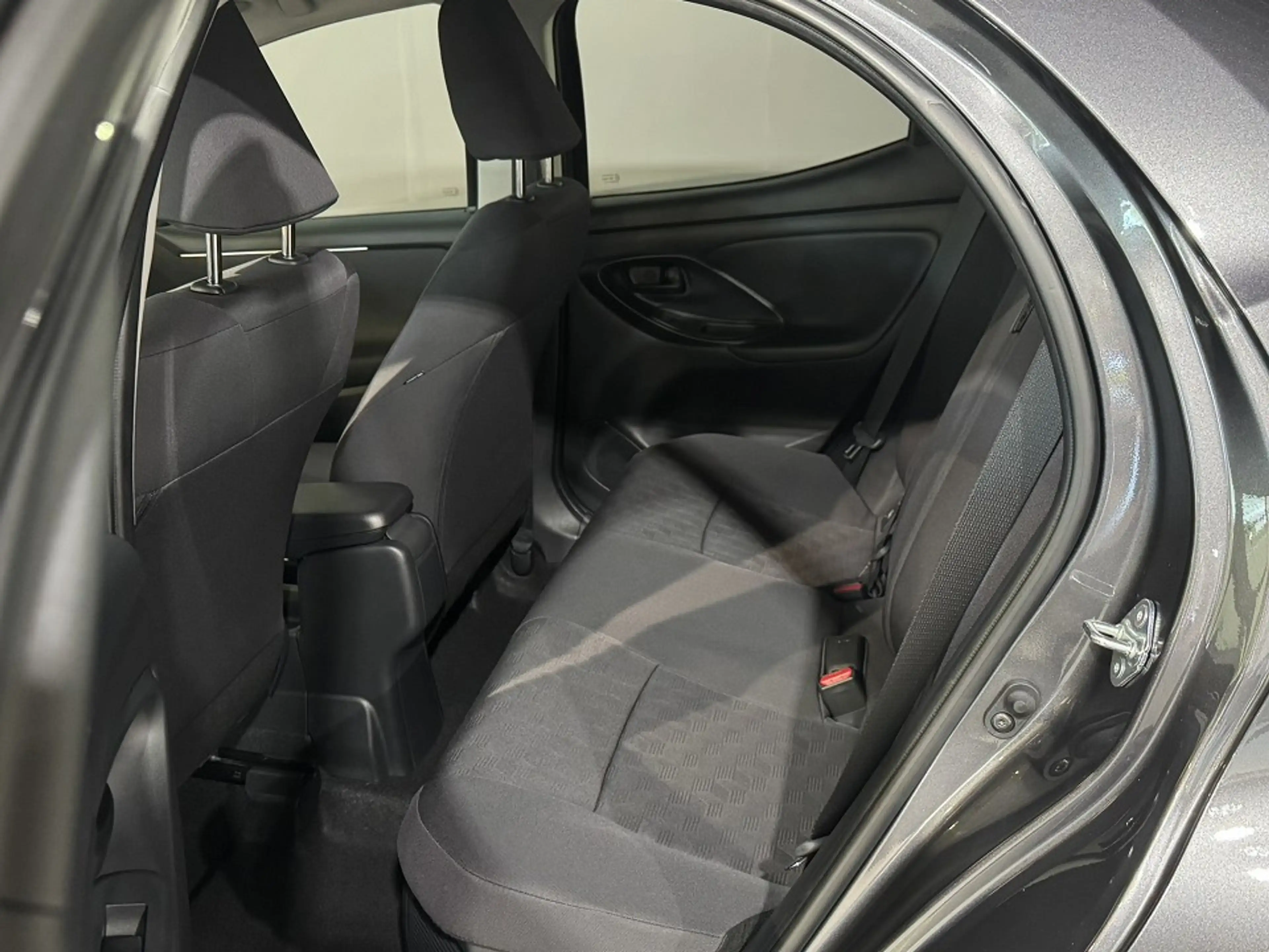 Mazda 2 Hybrid 1.5L Centre-Line VVT-i 116 CVT FWD — photo 6