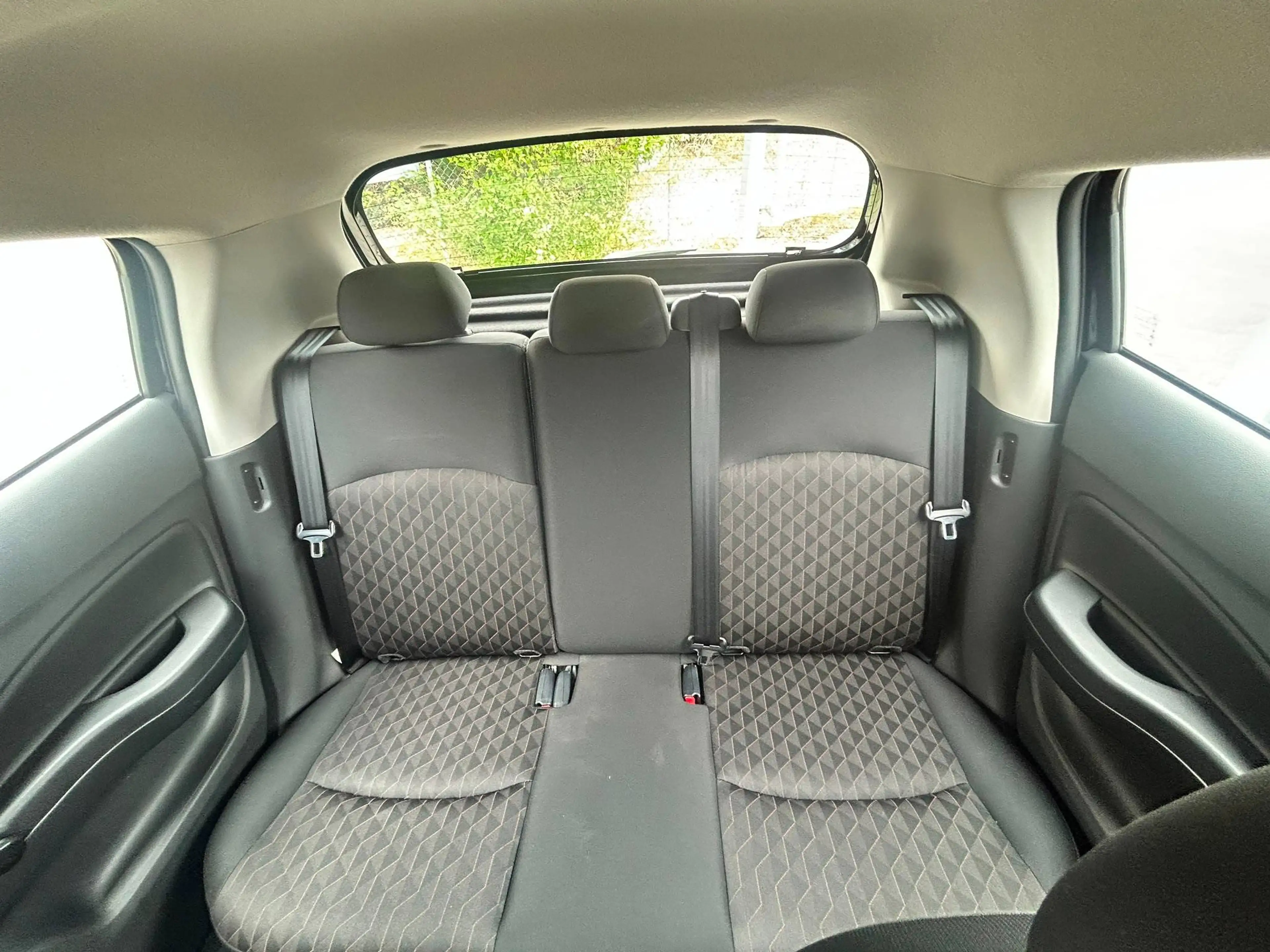 Mitsubishi Space Star 1.0 1-Jahr Garantie-Klima AppleCarplay/R-kamera/Android Allwetter. — photo 10