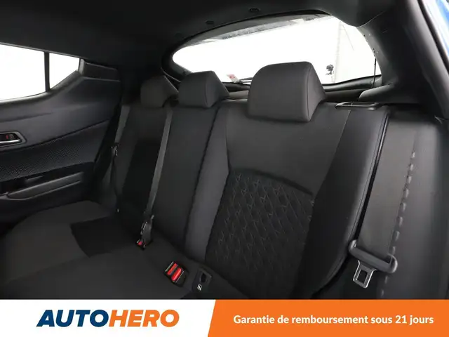 Toyota C-HR view 14