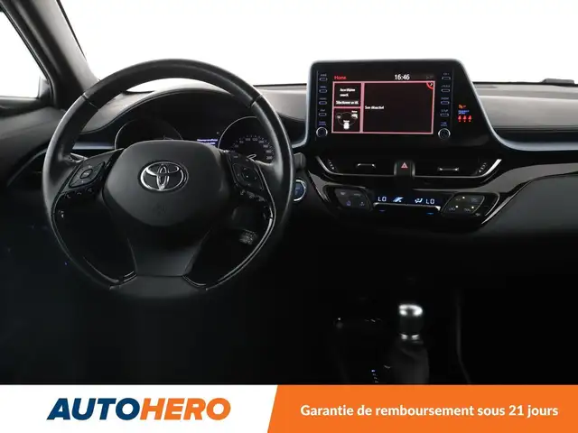 Toyota C-HR view 13