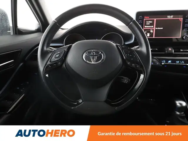 Toyota C-HR view 19
