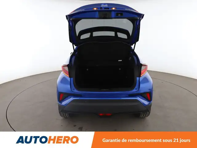 Toyota C-HR view 16