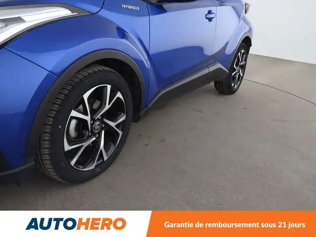 Toyota C-HR view 27