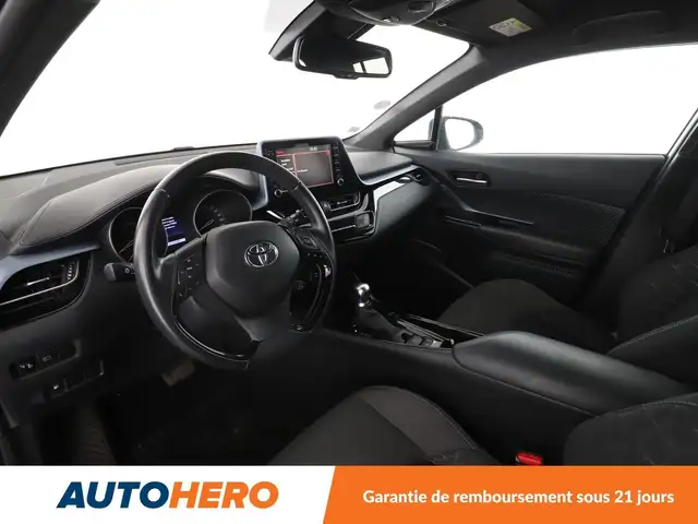 Toyota C-HR view 11