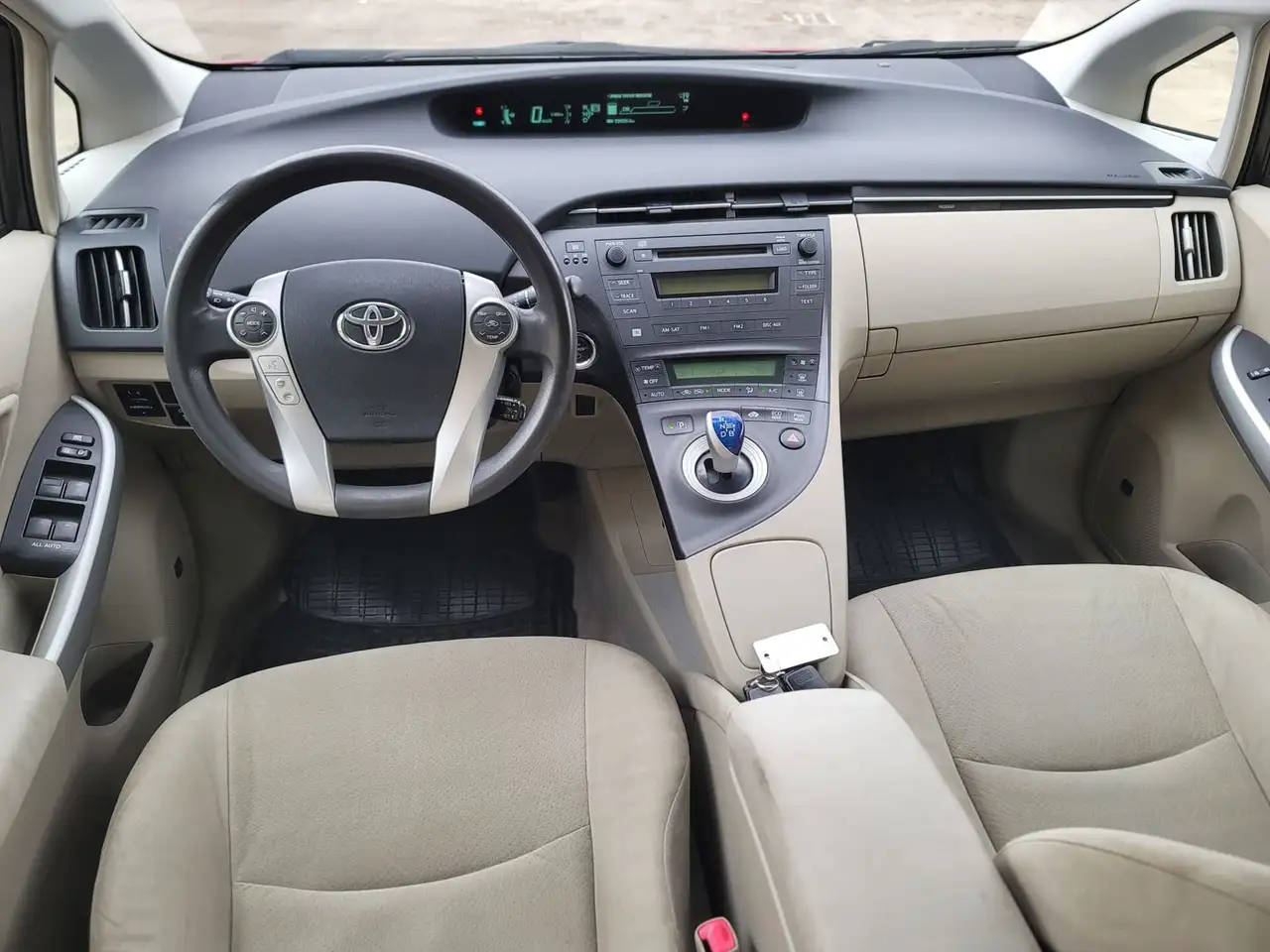 Toyota Prius снимка Toyota Prius