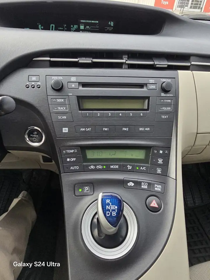 Toyota Prius снимка Toyota Prius