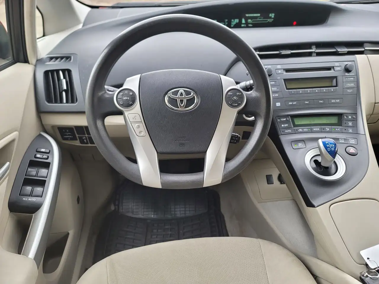 Toyota Prius снимка Toyota Prius