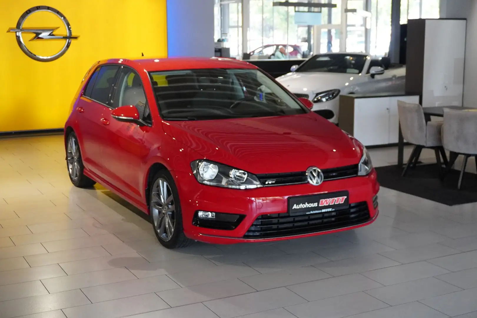 Volkswagen Golf VII Lim. Allstar ~R-Line~AHK~Navi~App~ Rot - 1