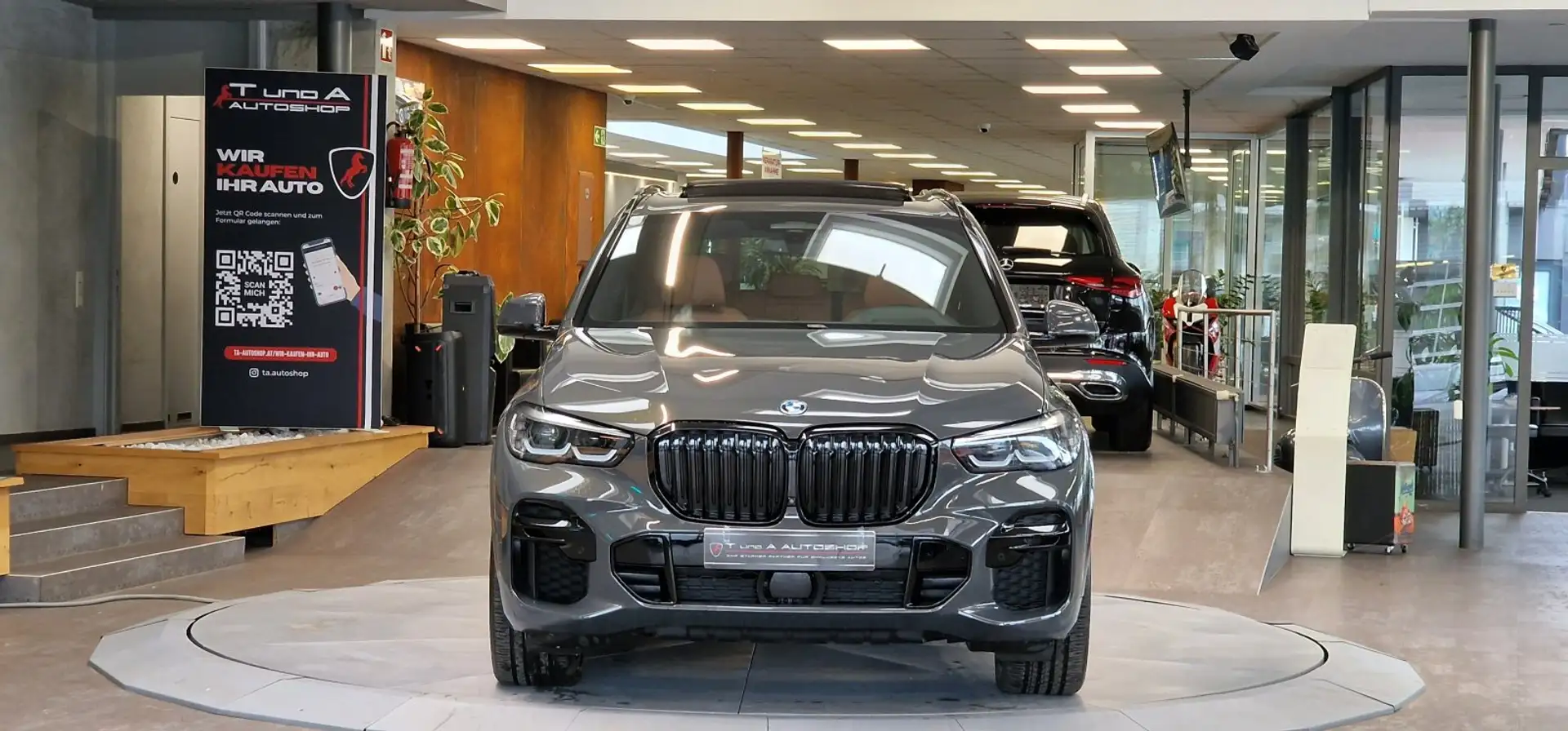 BMW X5 xDrive45e M Sportpaket HYBRID Aut. *Head-up*Pano*B Grau - 2