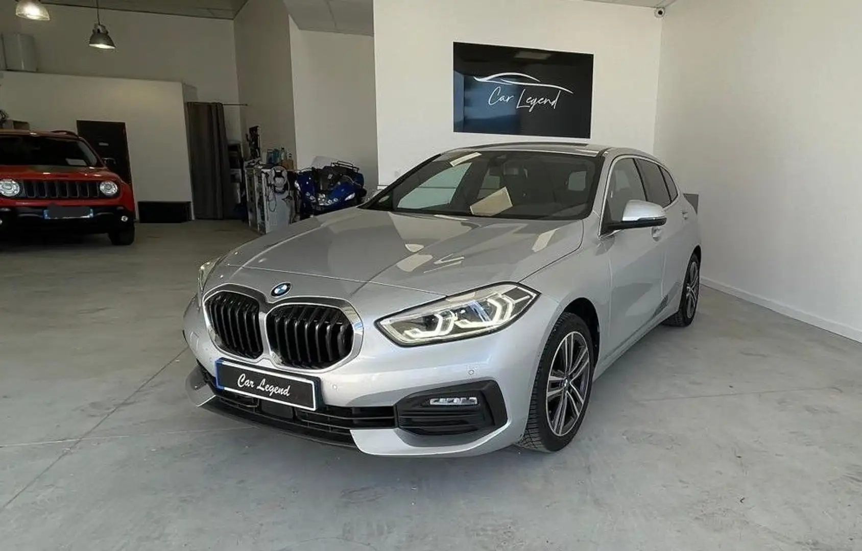 BMW 118 SERIE F40 118d 150 ch BVA8 Lounge Gris - 1