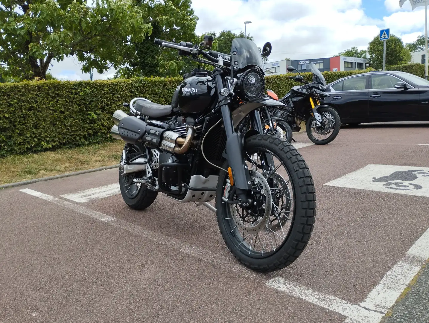Triumph Scrambler Noir - 2