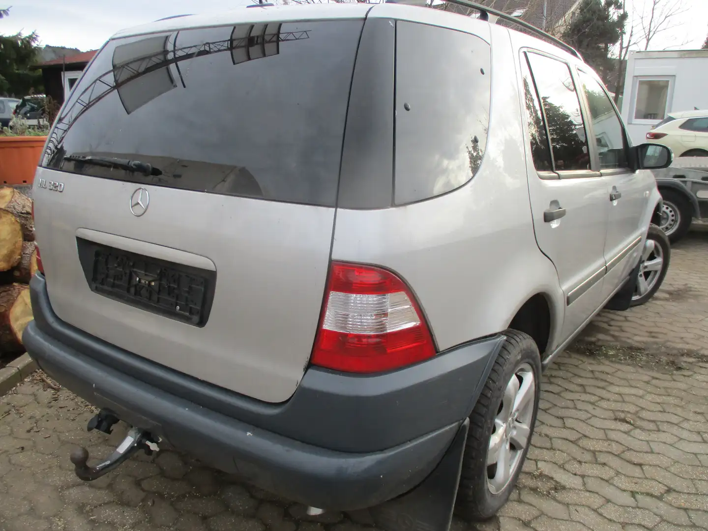 Mercedes-Benz ML 320 M-Klasse Silber - 2