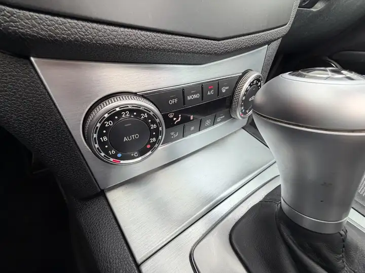 Mercedes-Benz Clase C 2009, foto 17