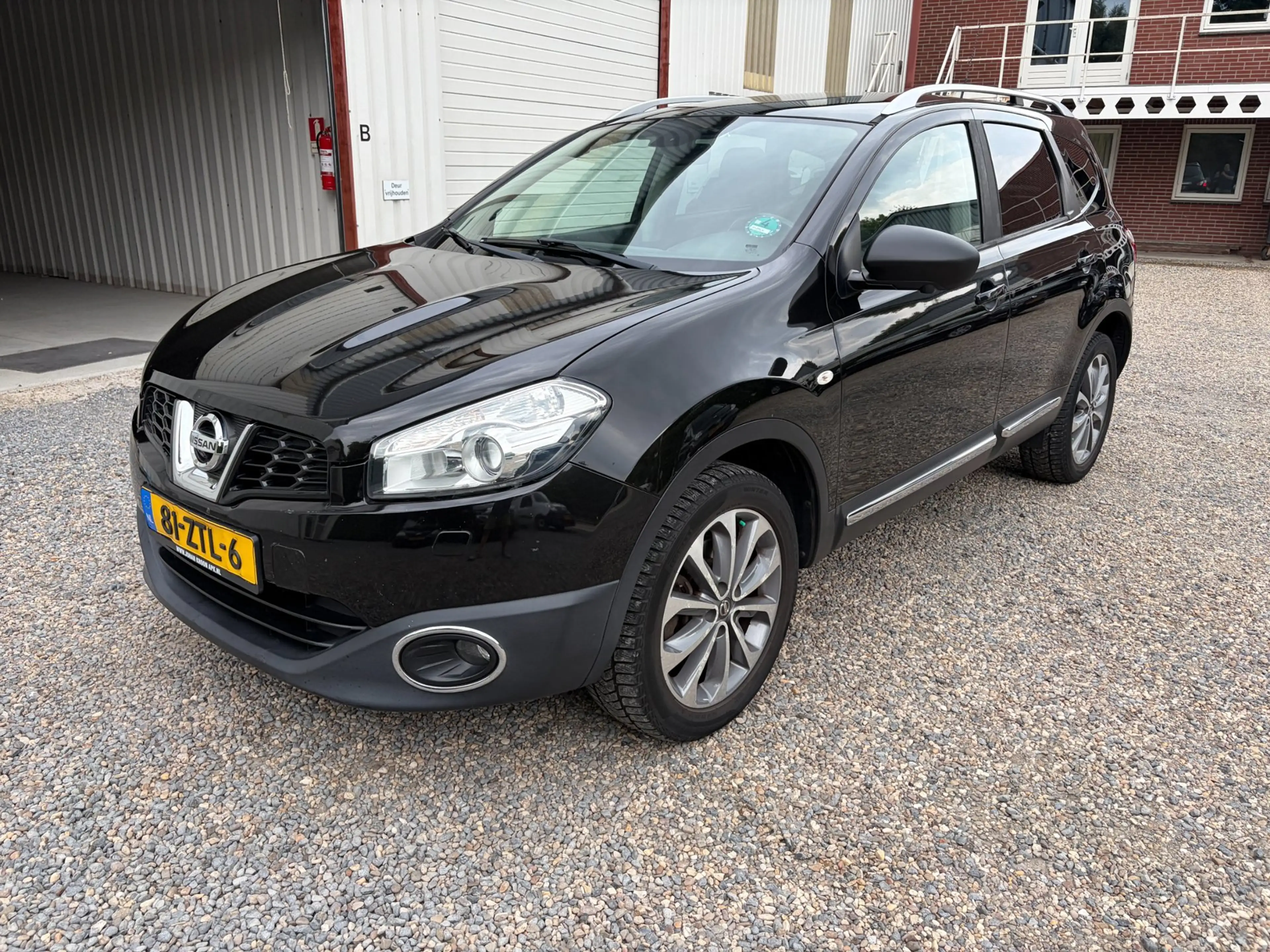 Nissan Qashqai+2 2.0 Connect Edition 4WD 7P Leer — photo 2