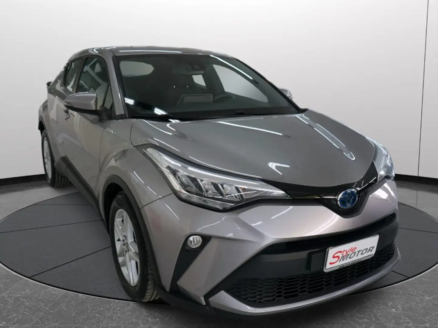 Toyota C-HR 1.8 Hybrid E-CVT Business Italiana Ufficiale Argento - 2