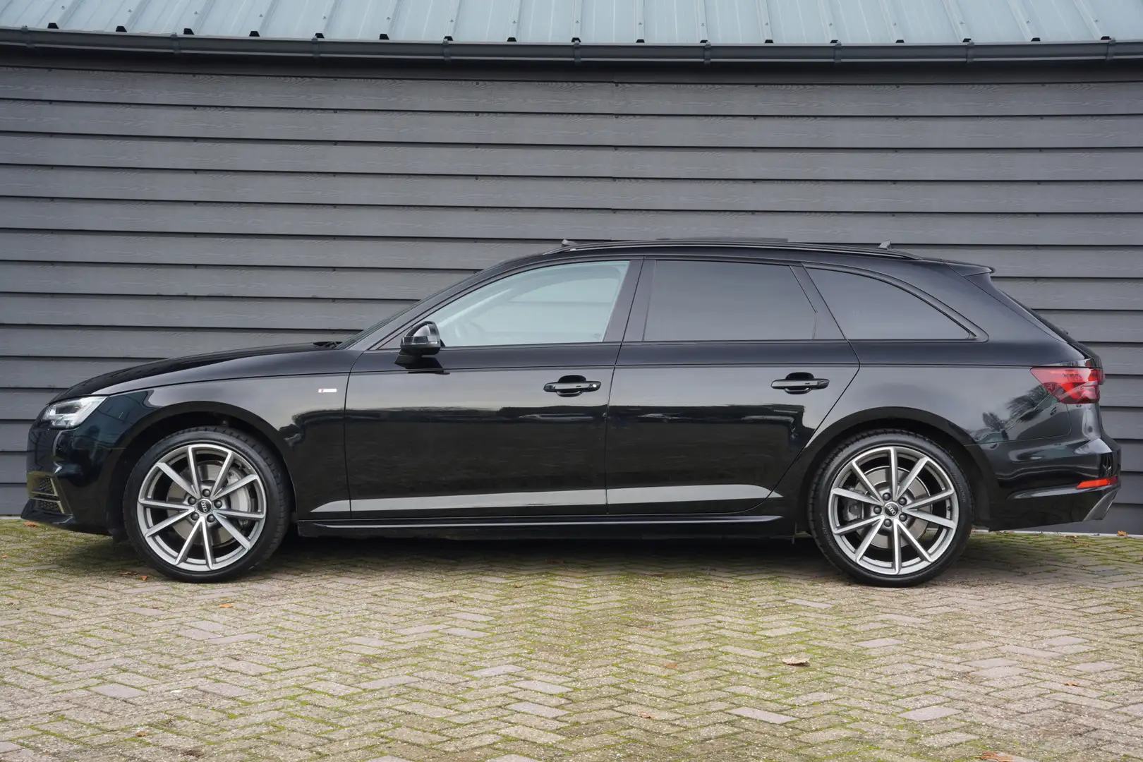 Audi A4 Avant 2.0 TFSI Sport S-Line - 252 PK - BLACK OPTIC Noir - 2