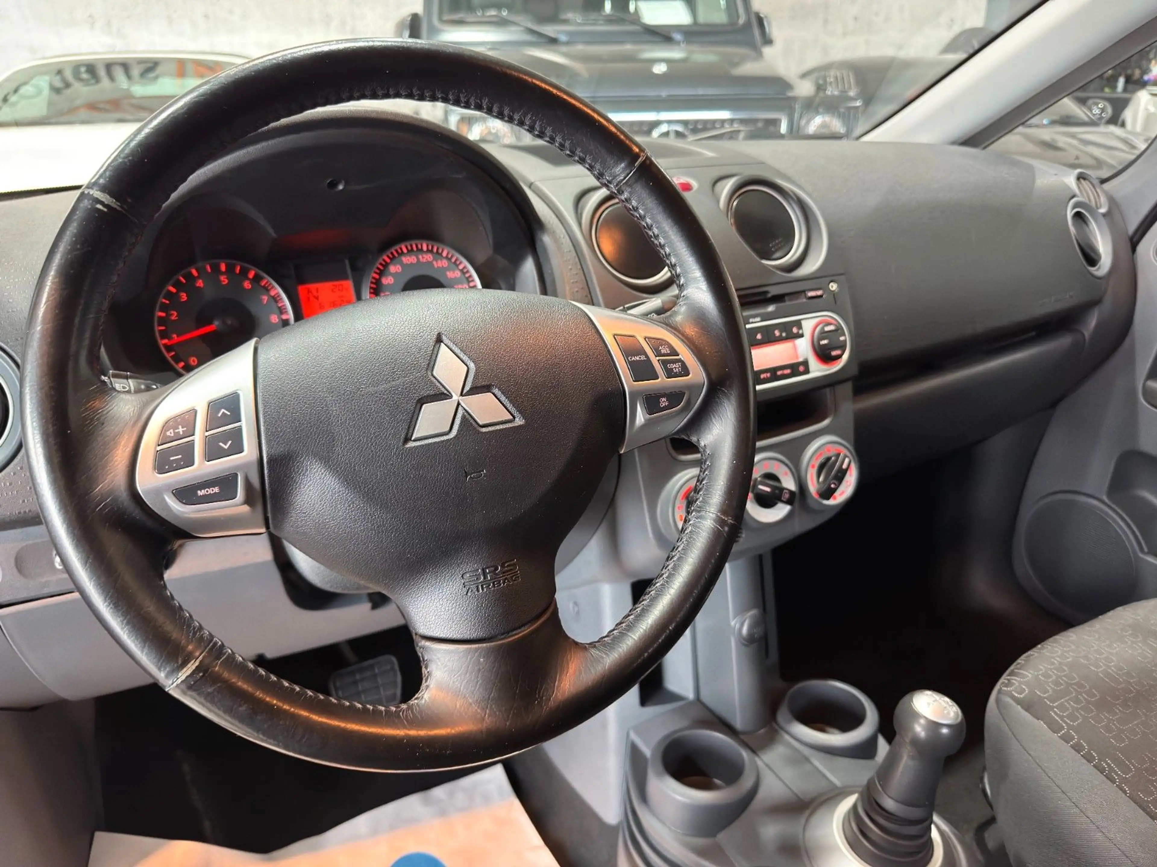 Mitsubishi Colt Lim/5-trg./Inform/RADIO/KLIMA/1.HAND/SITZHE — photo 9