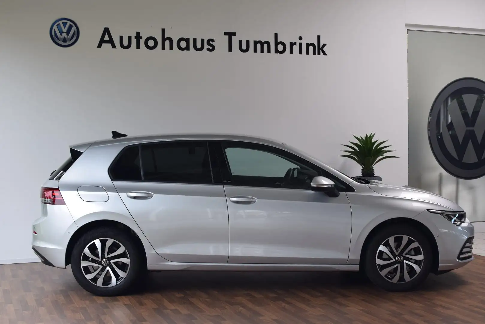 Volkswagen Golf Active TSI Navi GJR Garantieverl. Silber - 2