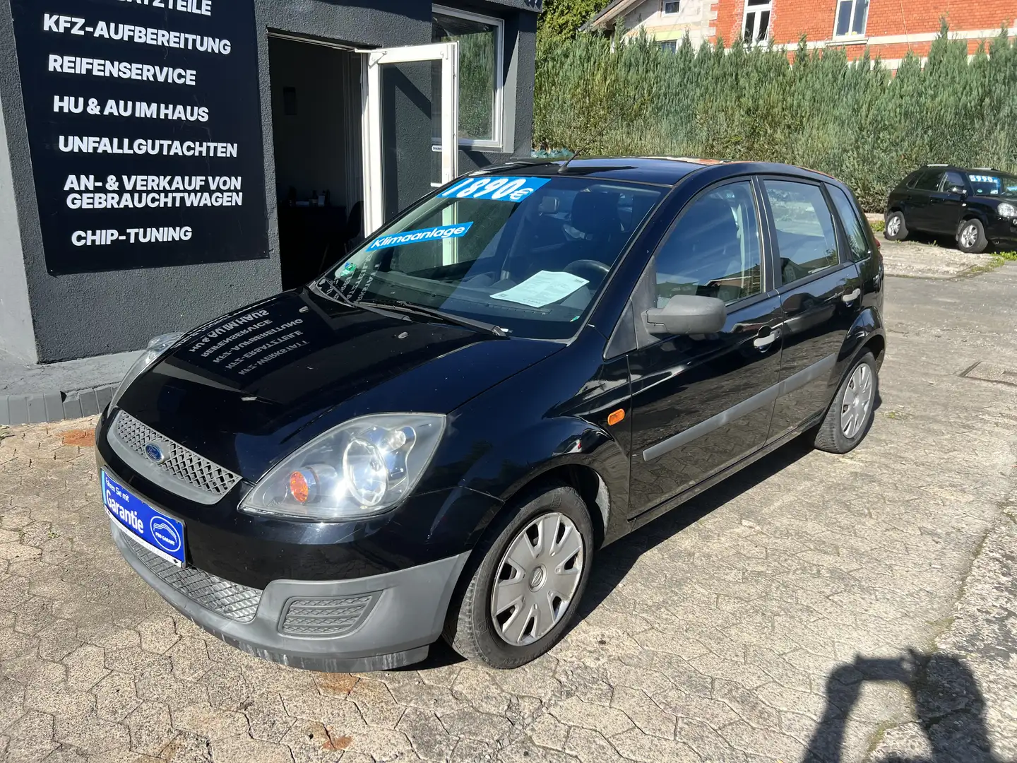 Ford Fiesta Ambiente/Klimaanlage/ABS/ZV-Funk Schwarz - 2