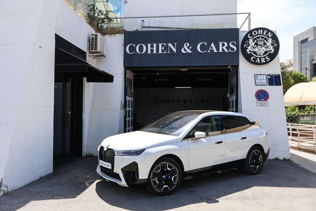 BMW iX xDrive 50 - foto 1