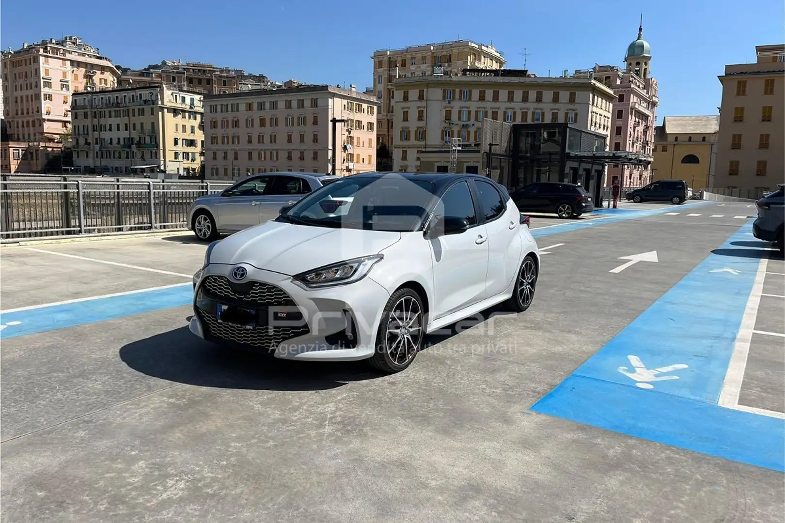 Toyota Yaris Yaris 1.5 Hybrid 5 porte GR Sport Argento - 1