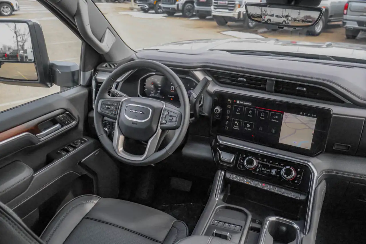 GMC Sierra 3500HD снимка GMC Sierra 3500HD