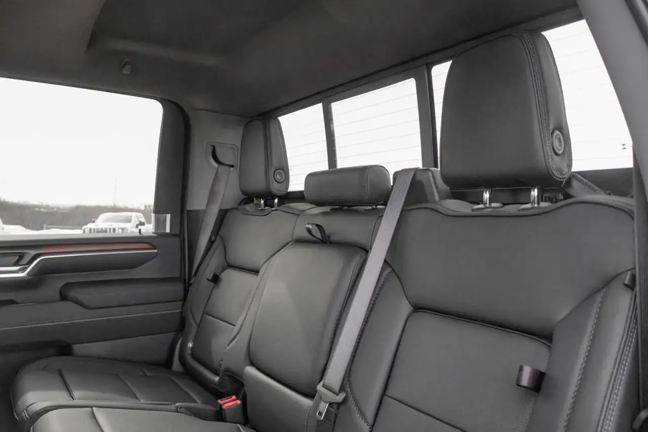 GMC Sierra 3500HD снимка GMC Sierra 3500HD