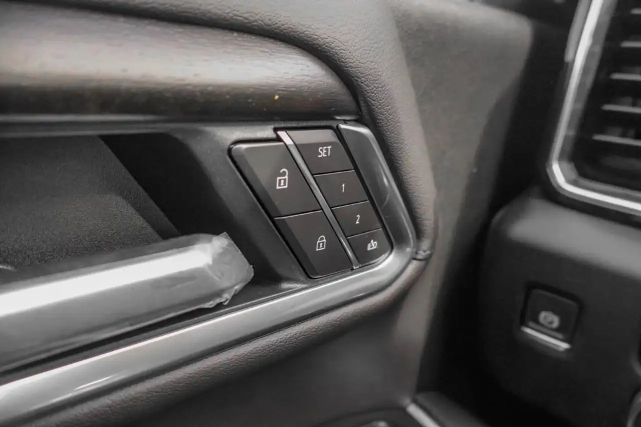 GMC Sierra 3500HD снимка GMC Sierra 3500HD