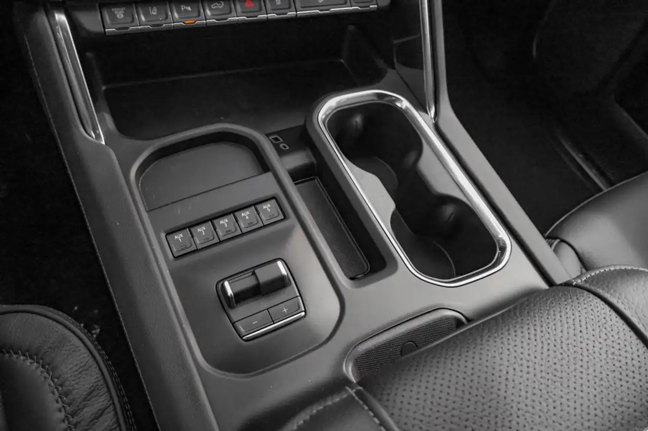 GMC Sierra 3500HD снимка GMC Sierra 3500HD